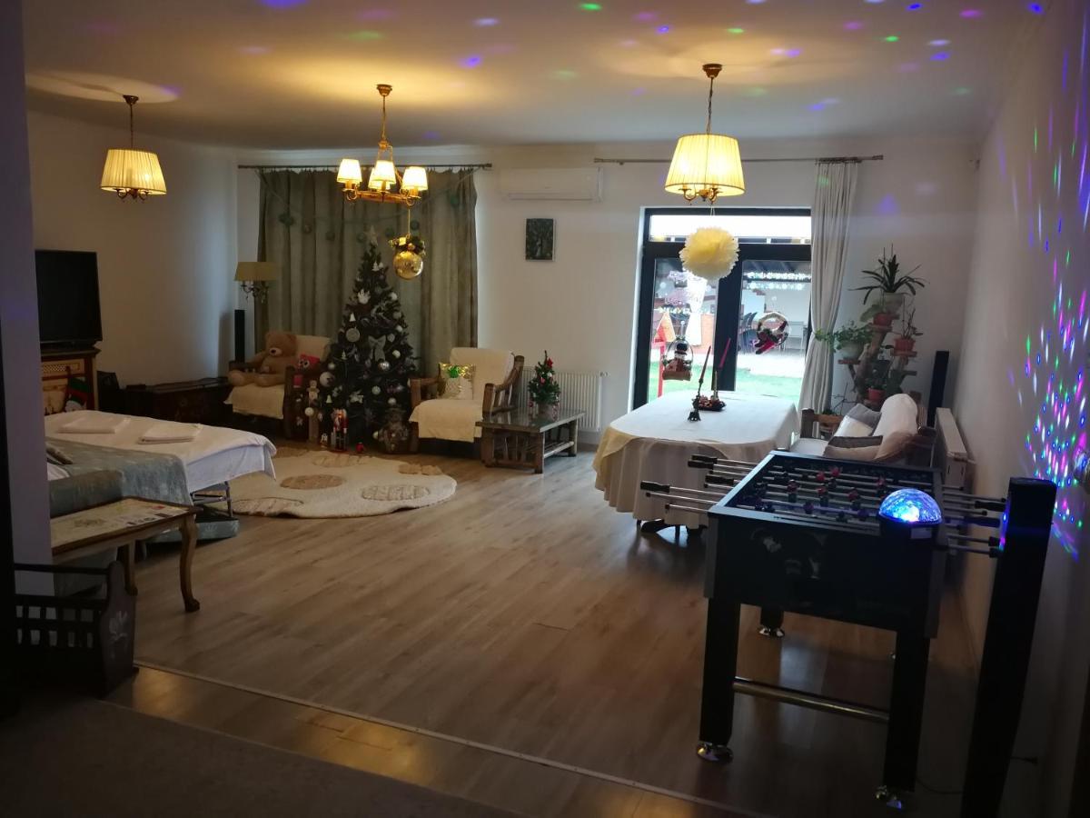 Sîntandrei Sia & Sophie 'S Houseヴィラ エクステリア 写真